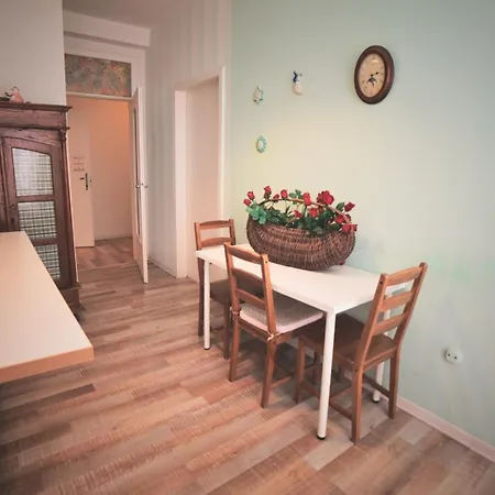 Barcolana Lodge Hostel *