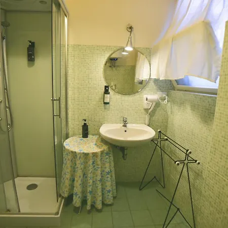Barcolana Lodge Hostel *